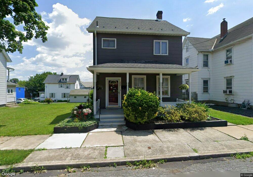209 S Whitfield St, Nazareth, PA 18064 - photo 1