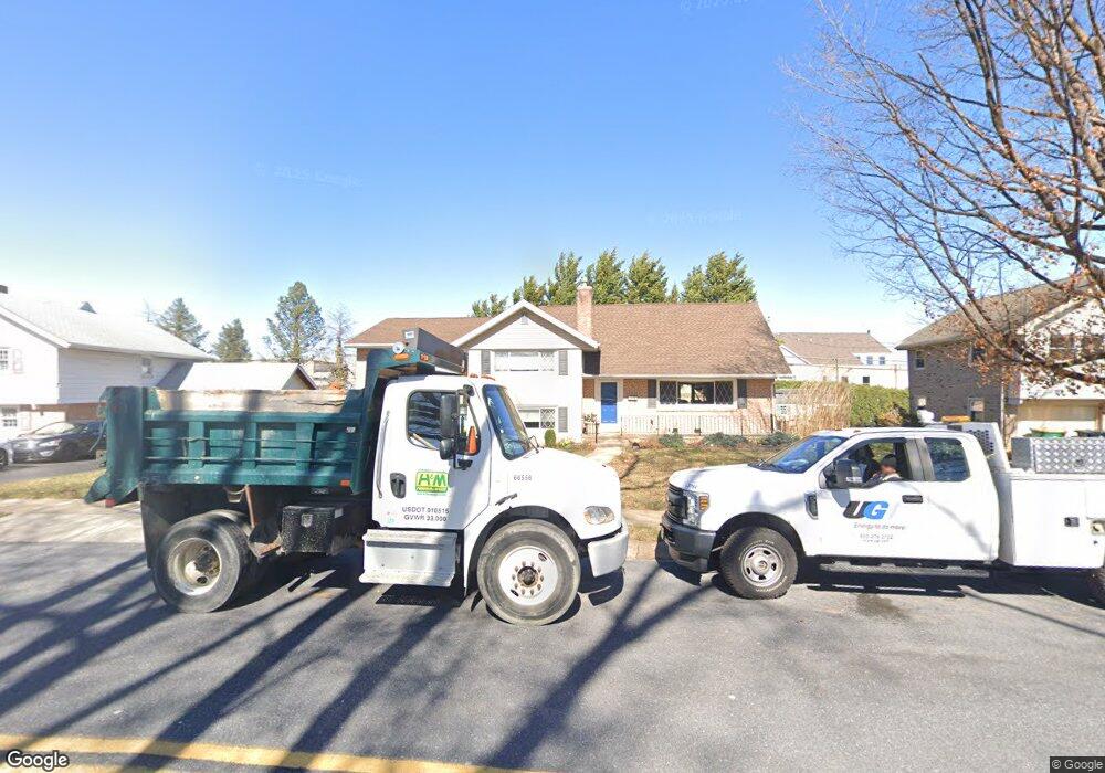 1113 Whitfield Blvd, Reading, PA 19609 - photo 1