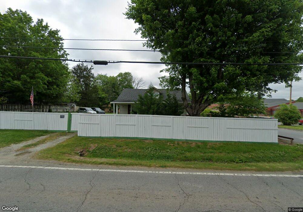 1109 E Fairfield Rd, High Point, NC 27263 - photo 1