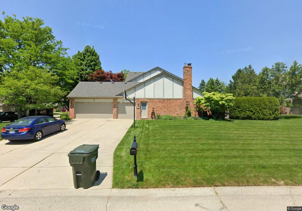 1326 Kingspath Dr, Rochester Hills, MI 48306 - photo 1