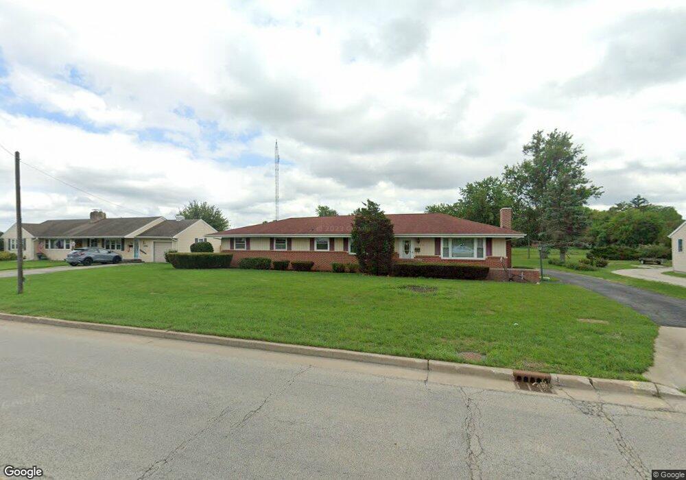 820 E Cemetery Ave, Chenoa, IL 61726 - photo 1