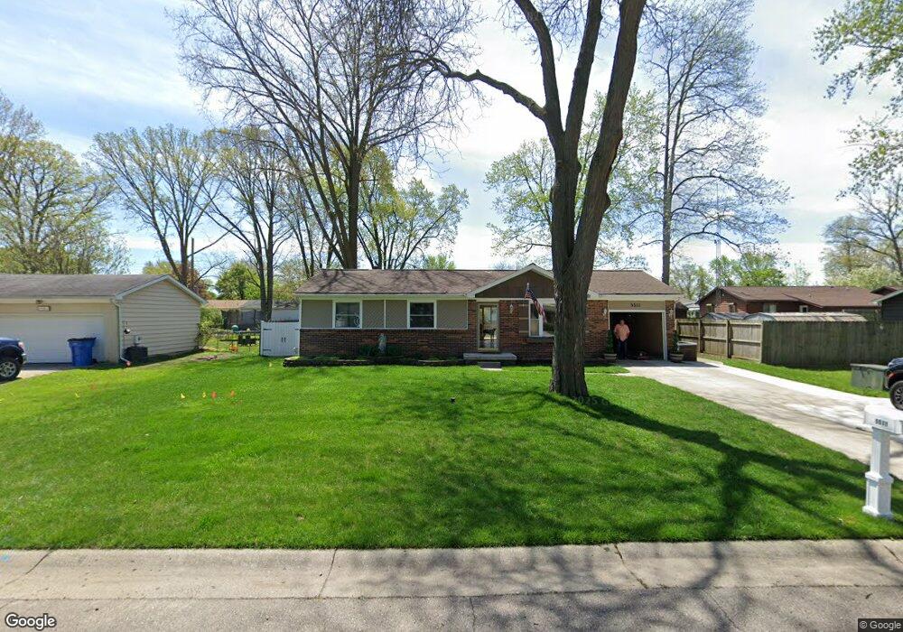 5511 Meadowcrest Dr, Flint, MI 48532 - photo 1