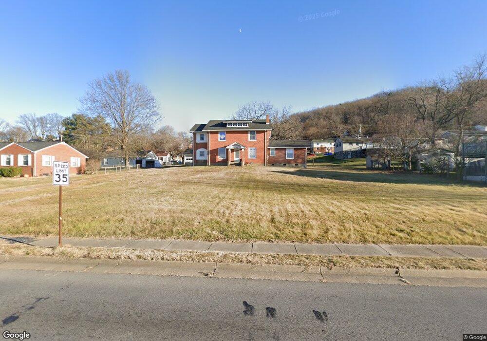 324 S Delphine Ave, Waynesboro, VA 22980 - photo 1