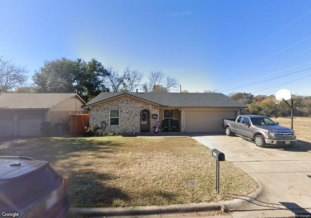 529 Holly Hill Dr, Hurst, TX 76053 - photo 1