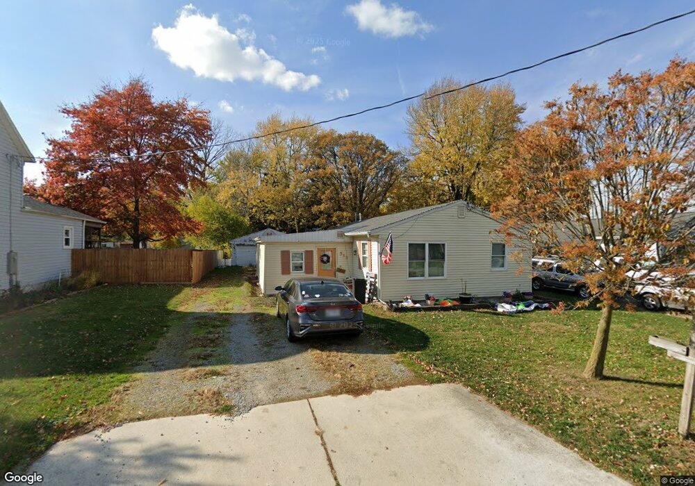 513 S Pine St, Wapakoneta, OH 45895 - photo 1