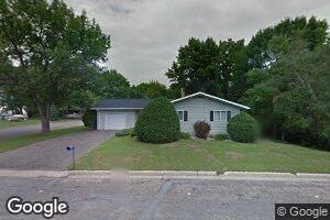 102 Oak St E, Cavalier, ND 58220