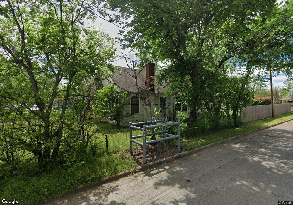 302 S Bowie Dr, Weatherford, TX 76086 - photo 1