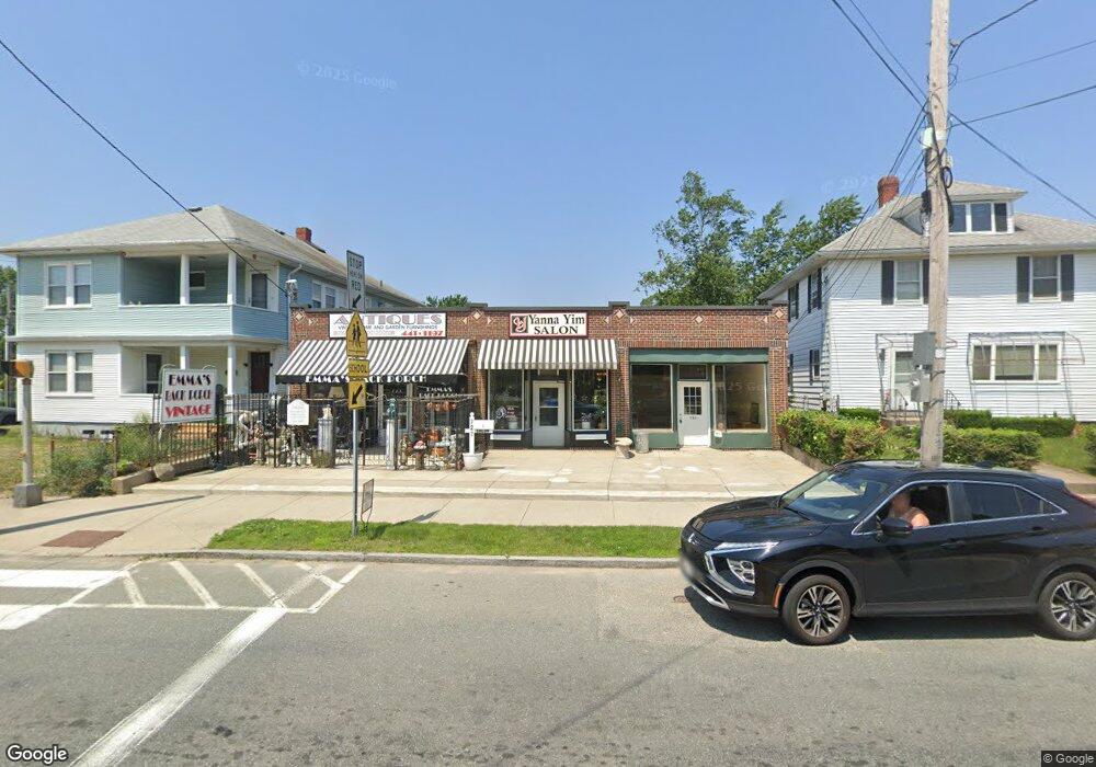 729 Pontiac Ave, Cranston, RI 02910 - photo 1