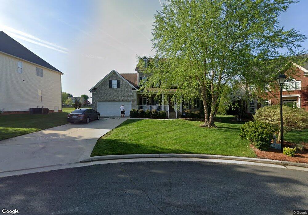 2918 Shady View Dr, High Point, NC 27265 - photo 1