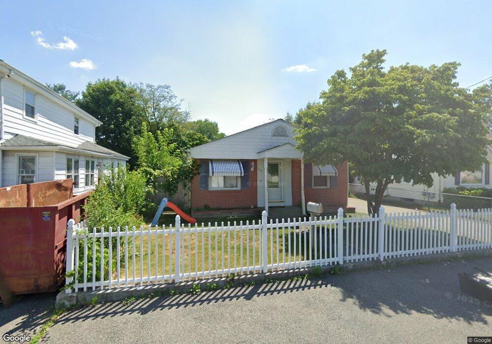 127 Woodbury St, Pawtucket, RI 02861 - photo 1