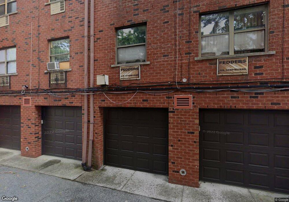 7106 Sutton Place unit 1, Fresh Meadows, NY 11365 - photo 1