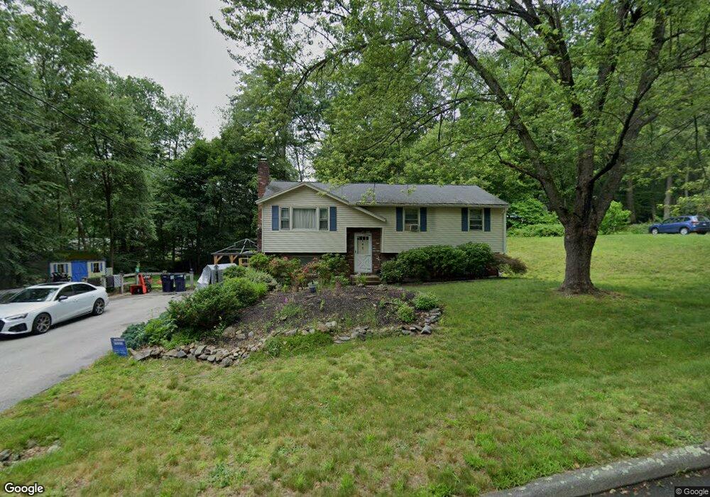 30 Lamson Dr, MerriMacK, NH 03054 - photo 1