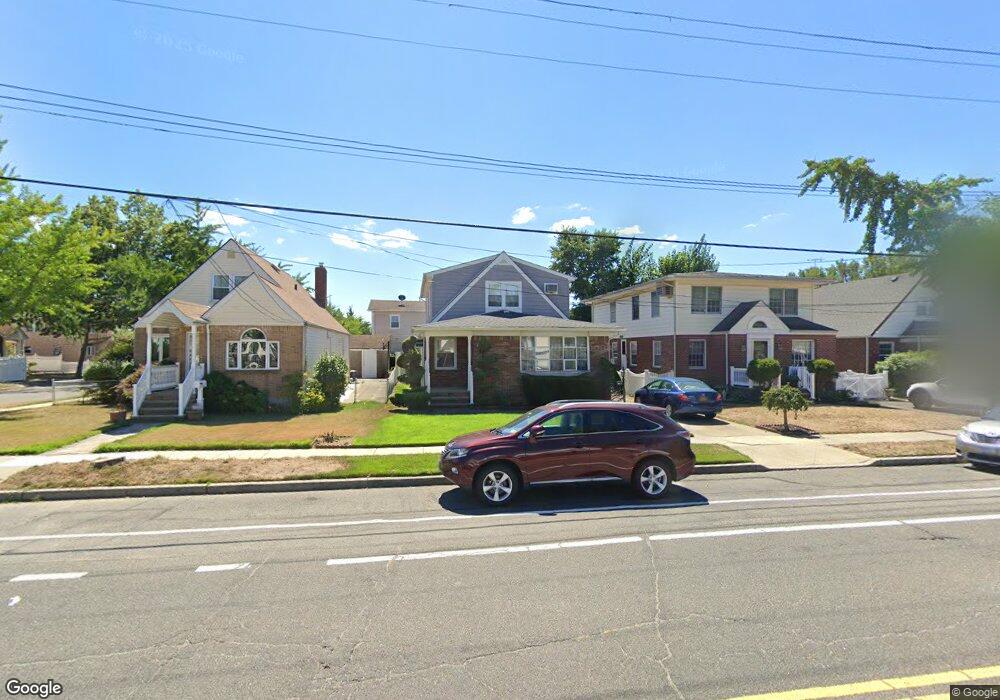 26416 82nd Ave, Glen Oaks, NY 11004 - photo 1