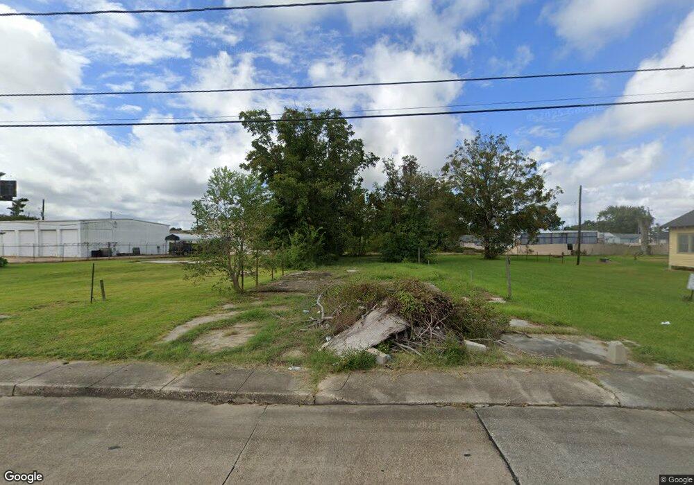 610 Columbus St, Houma, LA 70360 - photo 1