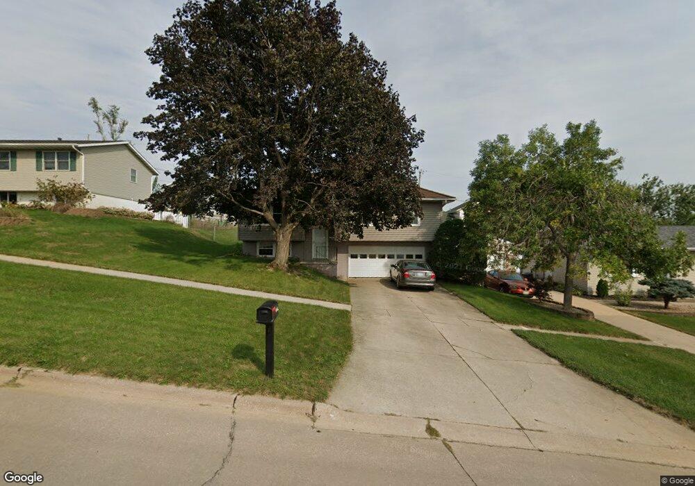 1703 26th St NW, Cedar Rapids, IA 52405 - photo 1