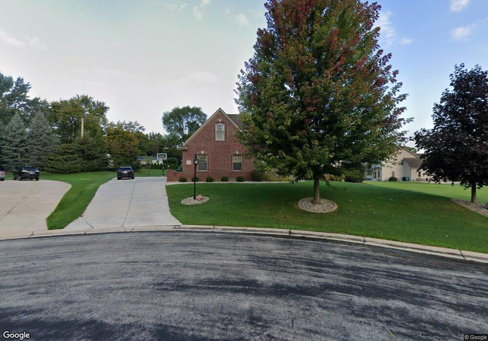 N72W15136 Paseo Cir, Menomonee Falls, WI 53051 - photo 1