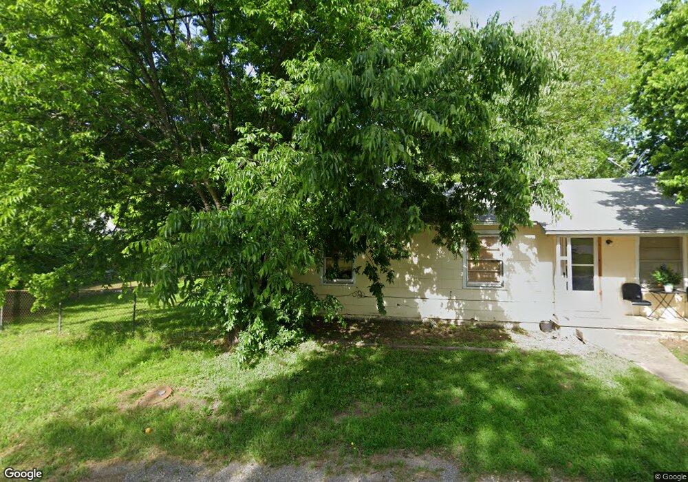 925 Hancock St, Gainesville, TX 76240 - photo 1