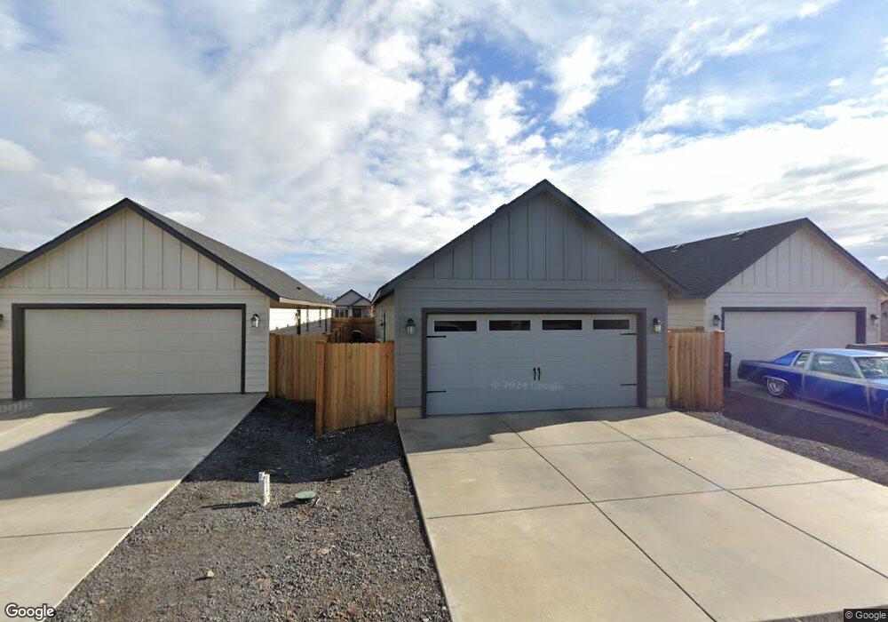 3242 NW 9th Ln, Redmond, OR 97756 - photo 1