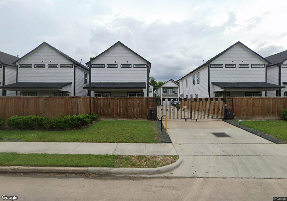 6482 T C Jester Blvd, Houston, TX 77091 - photo 1