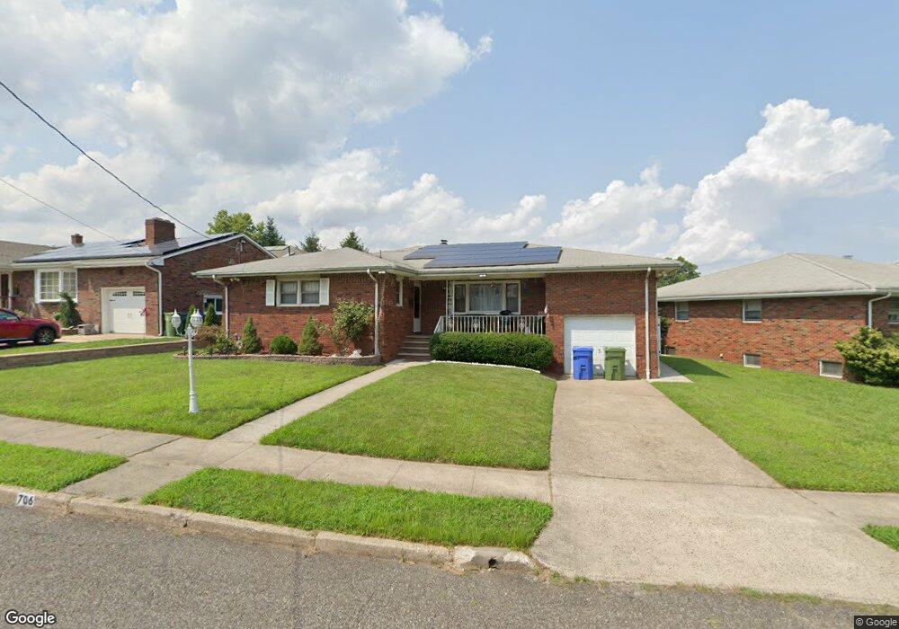 706 Columbus Cir, Perth Amboy, NJ 08861 - photo 1