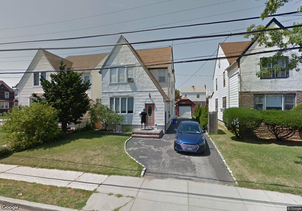 5 Jackson Rd, Valley Stream, NY 11581 - photo 1