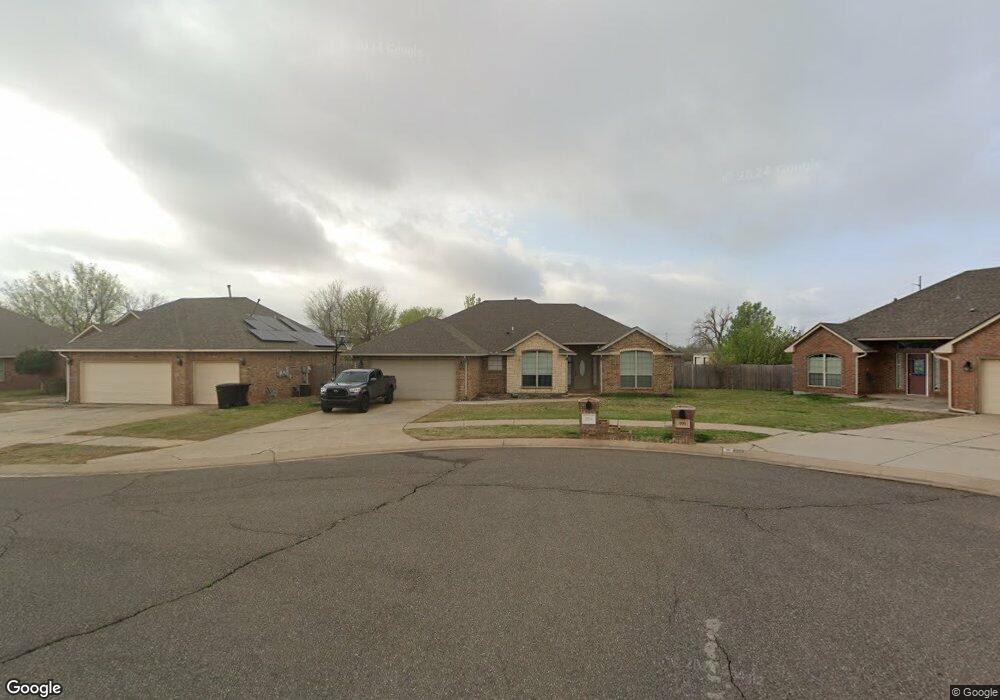 924 NE 28th St, Moore, OK 73160 - photo 1