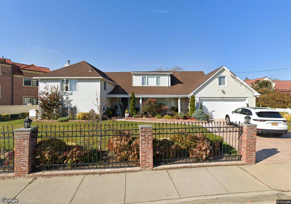 141 Greenway Rd, Lido Beach, NY 11561 - photo 1