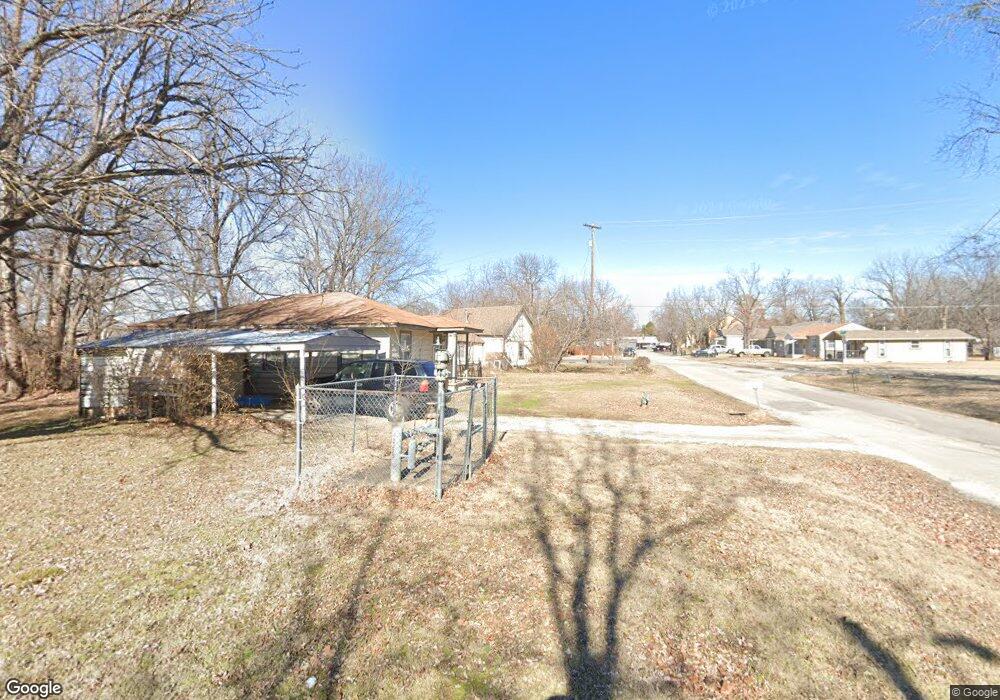 486 E Claremore St, Claremore, OK 74017 - photo 1