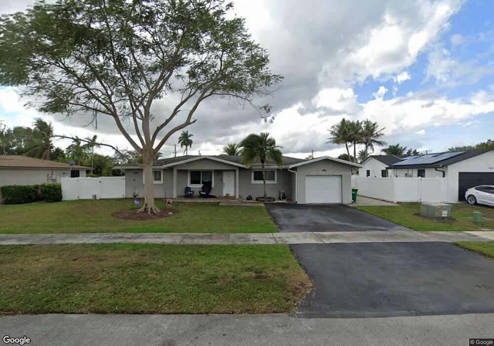 unlisted-address, Davie, FL 33325 - photo 1