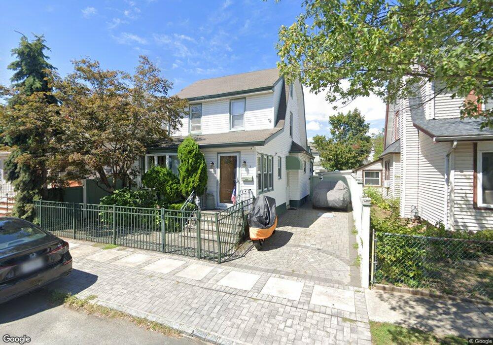 3 Evergreen Dr, Lindenhurst, NY 11757 - photo 1