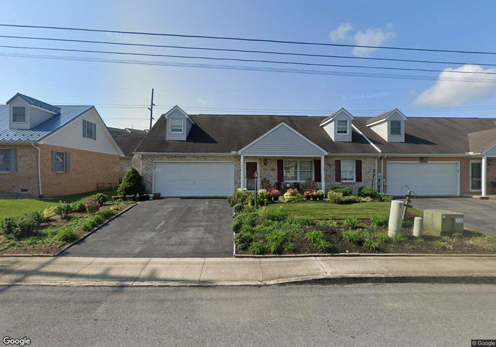 612 W 3rd St, Waynesboro, PA 17268 - photo 1