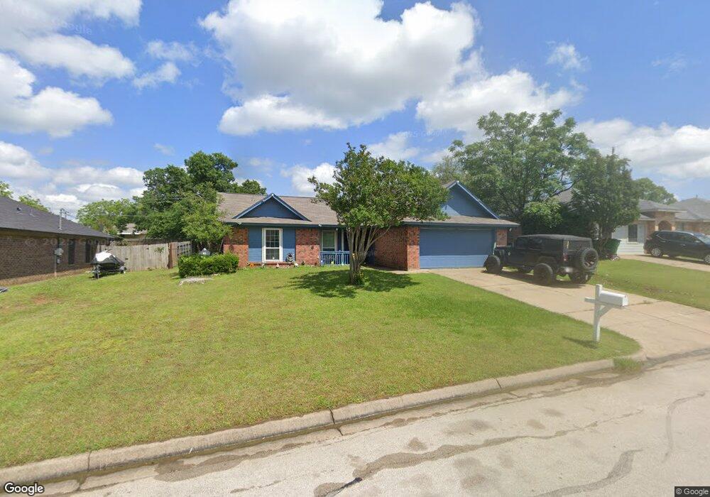 205 Marie Ct, Joshua, TX 76058 - photo 1