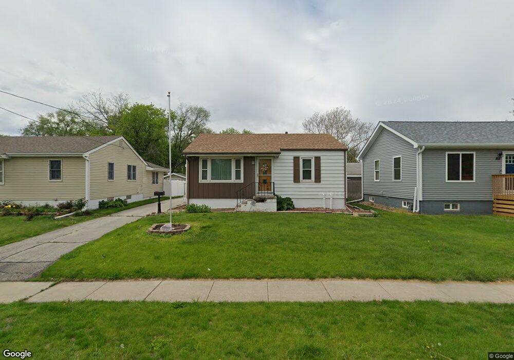 812 E 22nd Ct, Des Moines, IA 50317 - photo 1