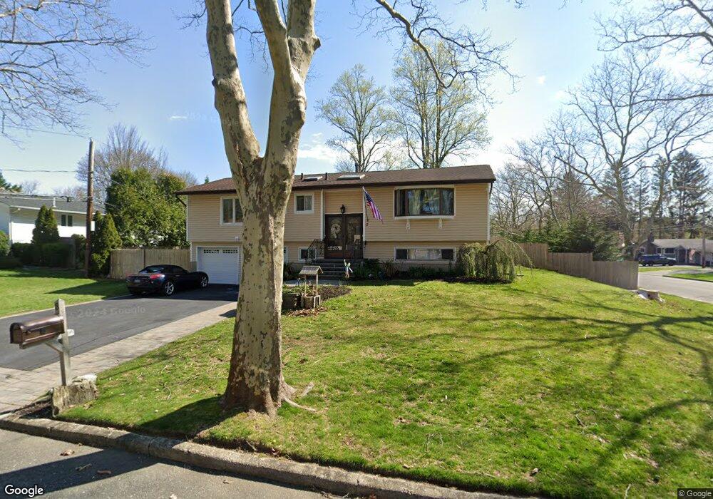 5 Fowler Place, Dix Hills, NY 11746 - photo 1