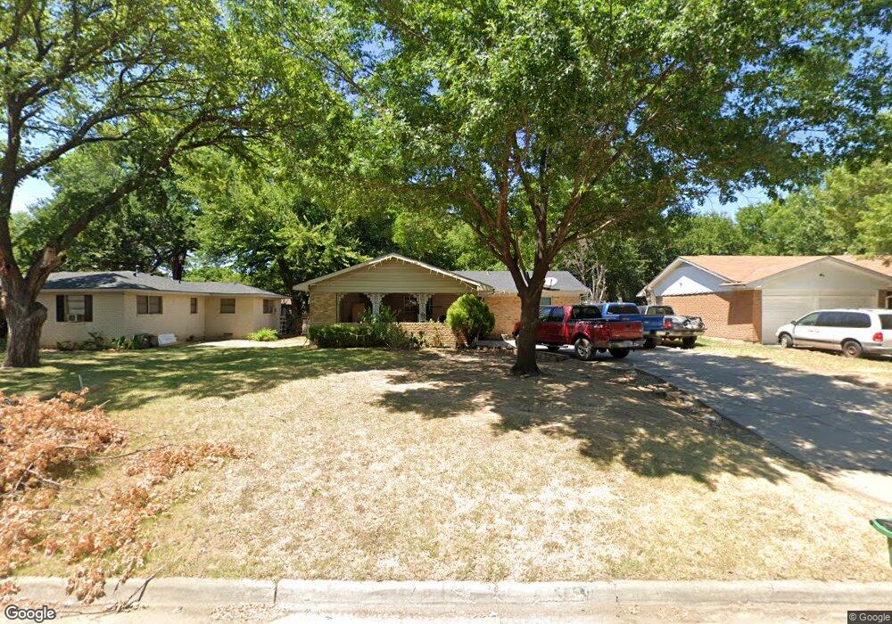 1719 Harris St, Gainesville, TX 76240 - photo 1