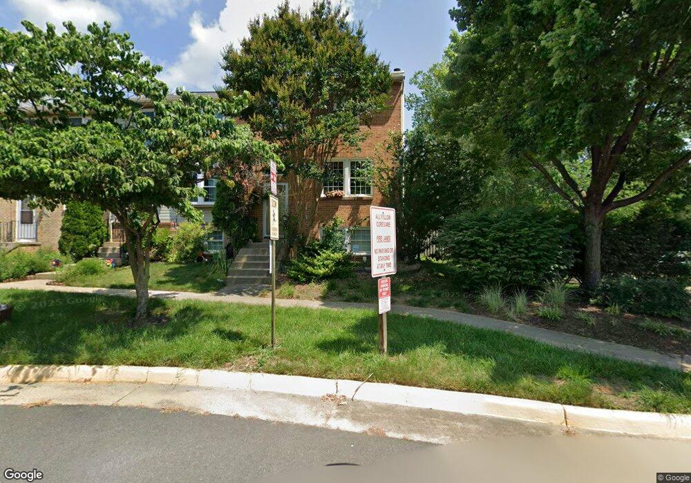 6300 Lightburn Ct, Centreville, VA 20121 - photo 1