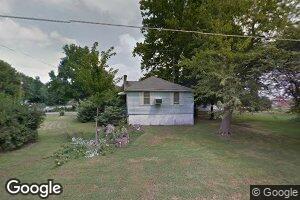 726 S Locust St, Tamaroa, IL 62888