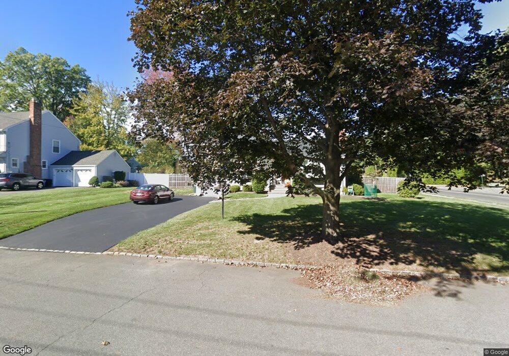 2 Fieldcrest Dr, Scotch Plains, NJ 07076 - photo 1