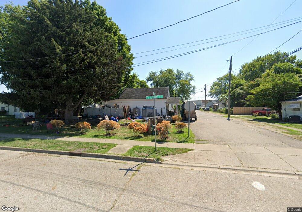 210 Pearl St, Circleville, OH 43113 - photo 1