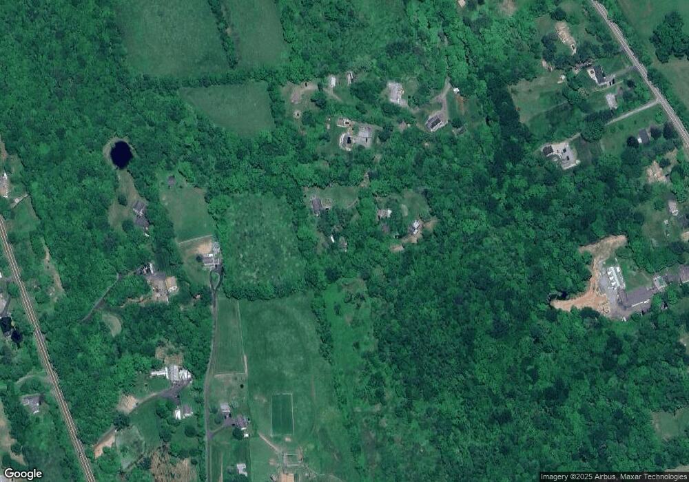 59 E Morris Ln, Morris, CT 06763 - photo 1