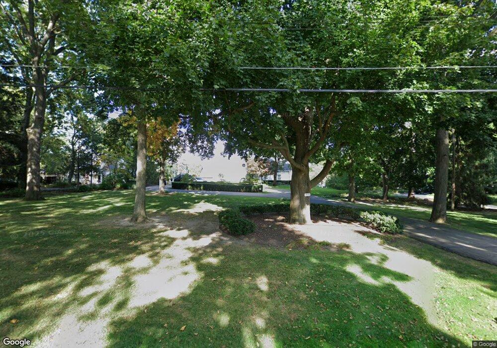 5595 Shadow Ln, Bloomfield Hills, MI 48302 - photo 1