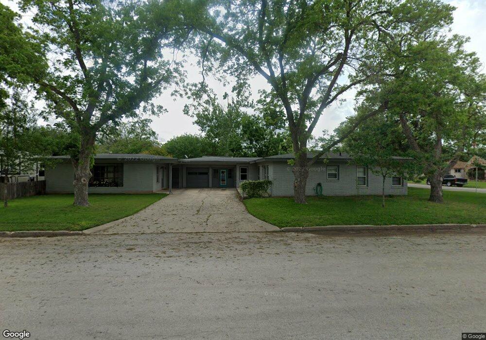802 Bismark St, Seguin, TX 78155 - photo 1