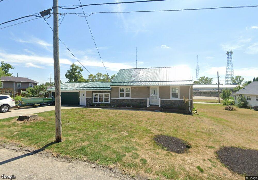 1121 22nd Ave SW, Cedar Rapids, IA 52404 - photo 1