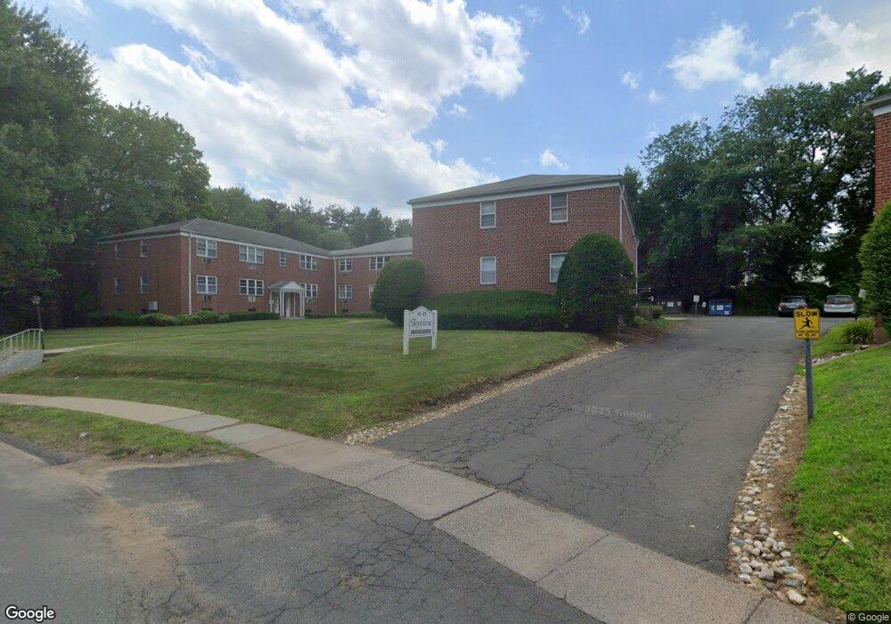 43 Sky View Dr unit 4, West Hartford, CT 06117 - photo 1