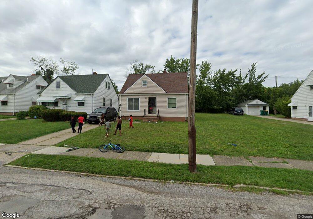 20903 Franklin Rd, Maple Heights, OH 44137 - photo 1