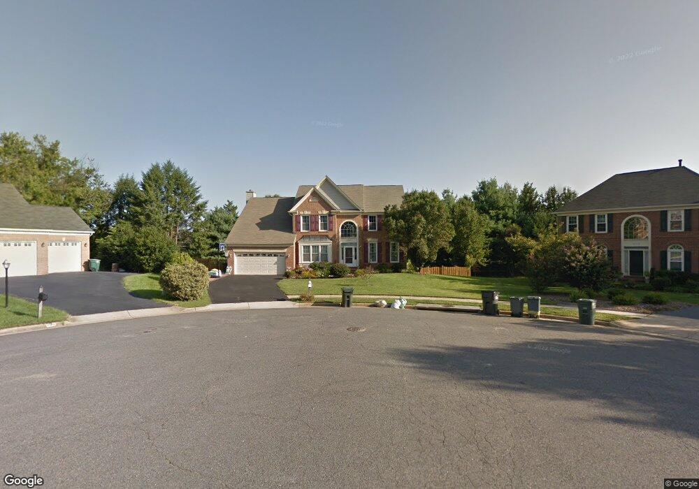 9110 Lynchburg Ct, Fairfax, VA 22032 - photo 1