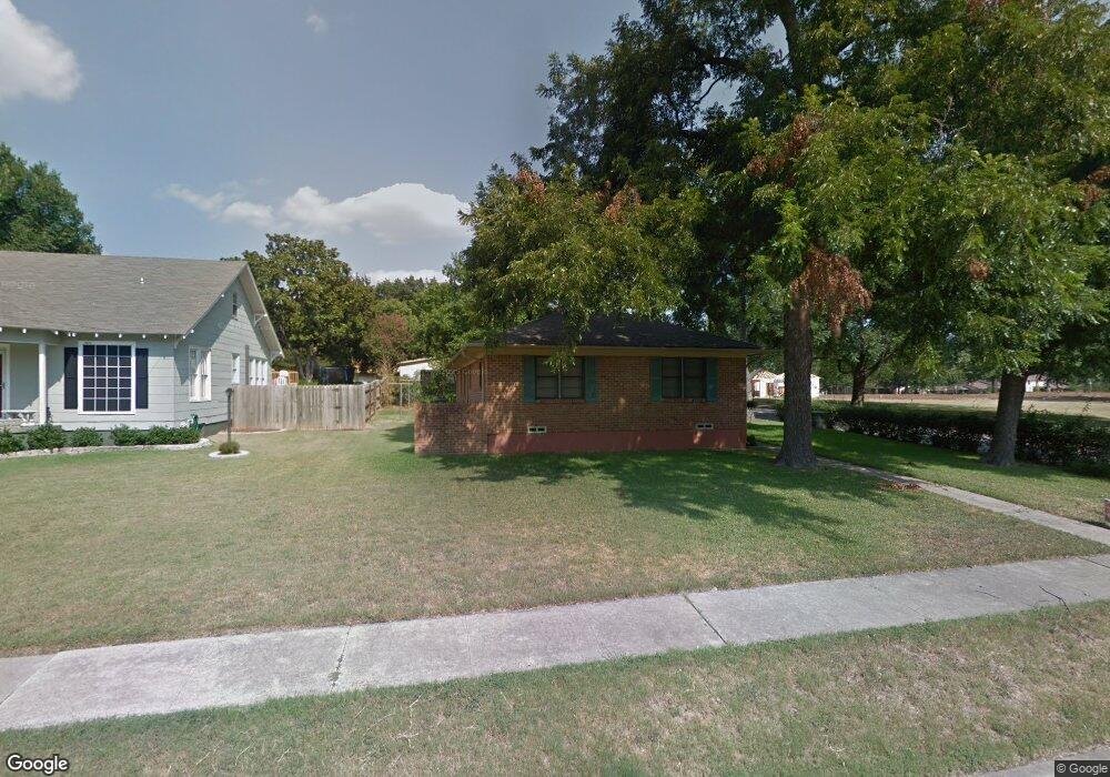 722 S Denton St, Gainesville, TX 76240 - photo 1