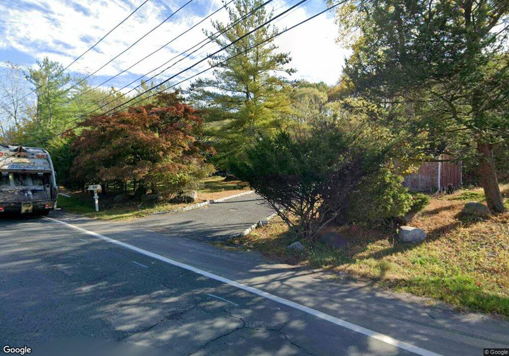 635 Saddle River Rd, Airmont, NY 10952 - photo 1