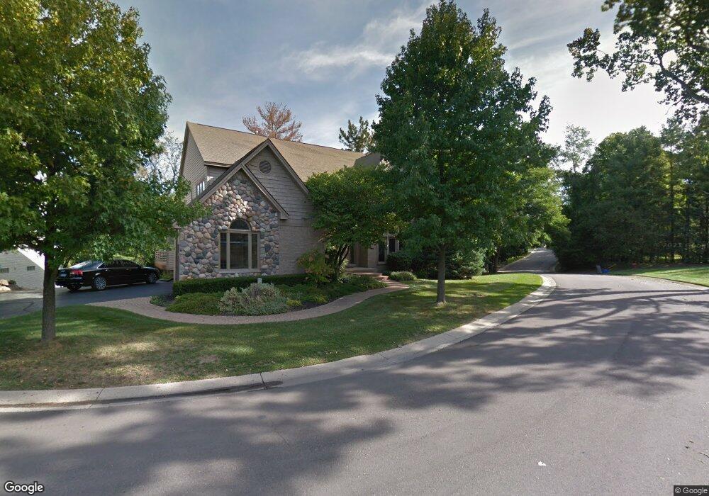 2760 Elizabeth Ln unit 24, West Bloomfield, MI 48324 - photo 1