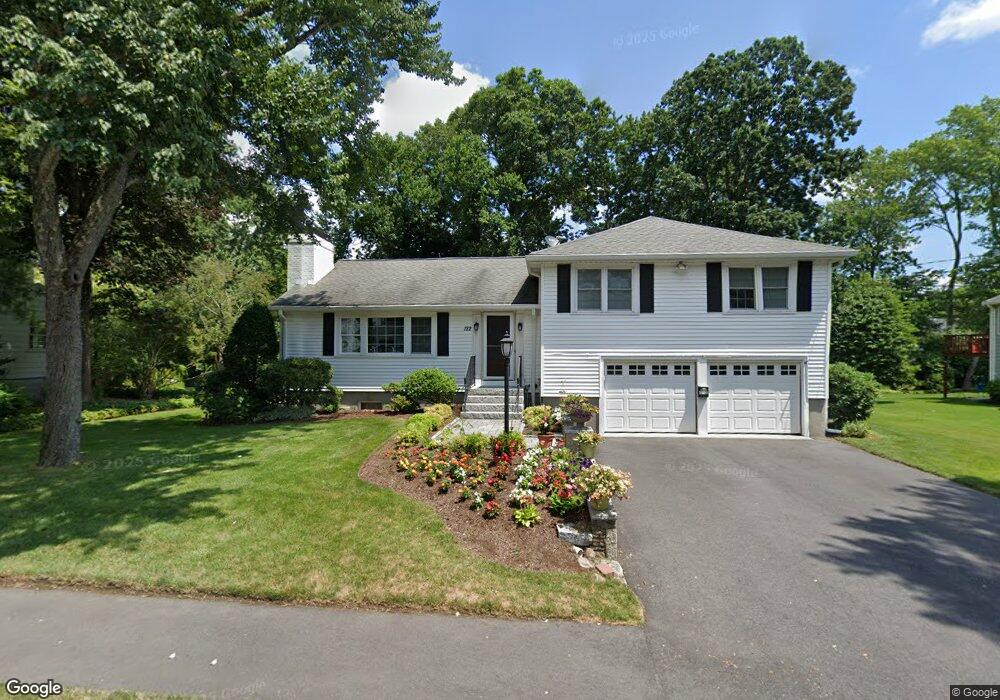 122 Meadowbrook Rd, Needham, MA 02492 - photo 1